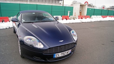 Aston Martin DB9 Volante bleu face avant