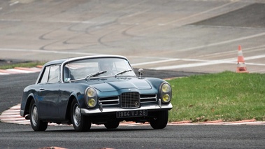 Malte à Montlhéry 2017 - Facel Vega Facel III bleu 3/4 avant droit