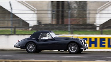 Malte à Montlhéry 2017 - Jaguar XK120 Roadste bleu filé