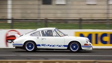 Malte à Montlhéry 2017 - Porsche 911 Carrera 2.7 RS blanc/bleu filé