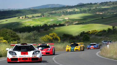 McLaren F1 GTR blanc face avant 