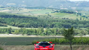 McLaren F1 GTR rouge face avant 3