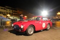 Ferrari 212 rouge, 3-4 avg, nuit