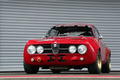 Alfa Romeo rouge 3/4 avant gauche