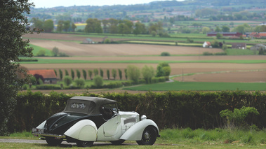 Montée de Cassel 2017 - ancienne blanc/noir 3/4 arrière droit