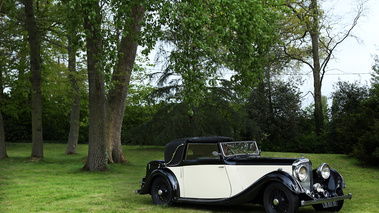 Montée de Cassel 2017 - Bentley noir/blanc 3/4 avant droit