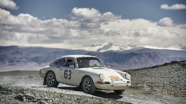 Porsche 911, blanche action 3-4 avd, pdc