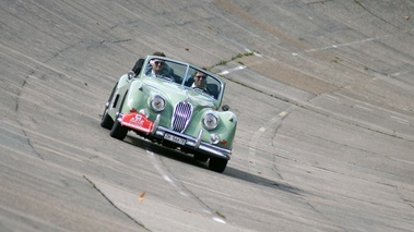 Raid Suisse-Paris 2012 - Jaguar XK120 Roadster vert face avant