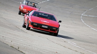 Raid Suisse-Paris 2012 - Lotus Esprit Turbo rouge face avant