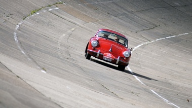 Raid Suisse-Paris 2012 - Porsche 356 rouge face avant