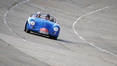 Raid Suisse-Paris 2012 - Porsche 356 Speedster bleu face avant