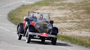 Raid Suisse-Paris 2012 - Rolls Royce cabriolet bordeaux/orange 3/4 avant droit