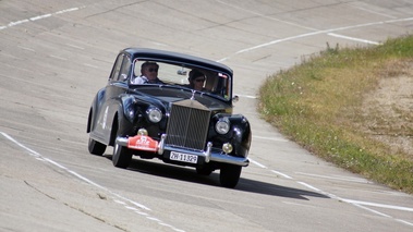 Raid Suisse-Paris 2012 - Rolls Royce noir 3/4 avant droit