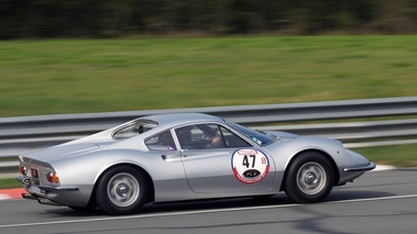 Rallye de Paris Classic 2012 - Ferrari 246 GT Dino gris 3/4 arrière droit filé