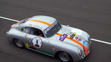 Rallye de Paris Classic 2012 - Porsche 356 gris 3/4 avant droit vue de haut