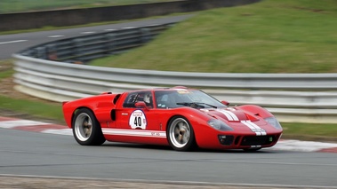 Rallye de Paris Classic 2012 - Superformance GT40 rouge 3/4 avant droit filé