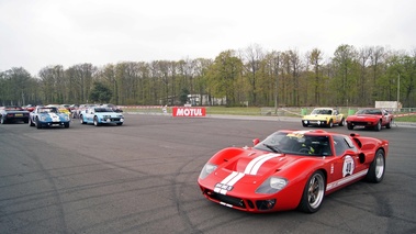 Rallye de Paris Classic 2012 - Superformance GT40 rouge 3/4 avant gauche