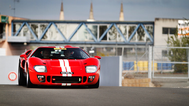 Rallye de Paris Classic 2012 - Superformance GT40 rouge face avant