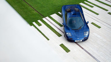 Rallye McLaren F1 2017 - F1 bleu vue de haut