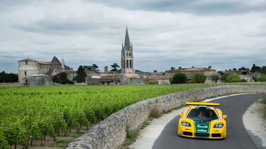 Rallye McLaren F1 2017 - F1 GTR Harrods face avant