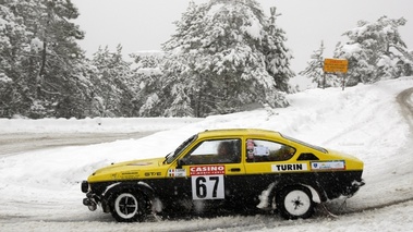 Opel Kadett GTE, jaune+noir, action, profil gch