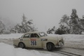 Volvo 121, blanc, action 3-4 avd