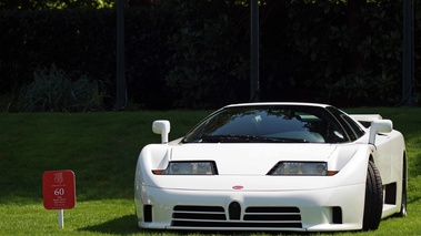 Bugatti EB110 SS blanc face avant