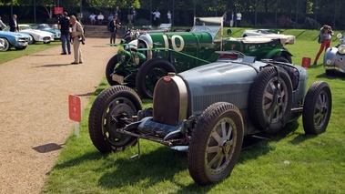 Bugatti Type 35B bleu 3/4 avant gauche