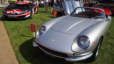 Ferrari 275 GTB/4 Pininfarina NART Spyder gris 3/4 avant gauche