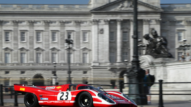 Porsche 917K rouge 3/4 avant droit filé