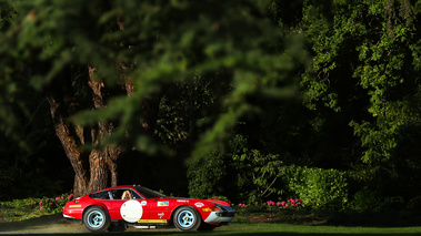 Salon Privé 2017 - Concours Masters - Ferrari 365 GTB4/C Daytona Competition rouge/bleu profil