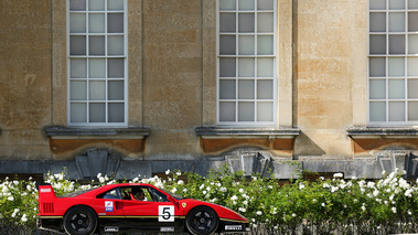 Salon Privé 2017 - Concours Masters - Ferrari F40 rouge/noir profil