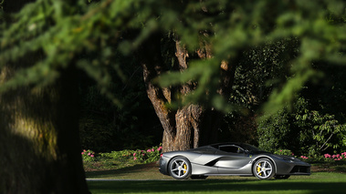 Salon Privé 2017 - Concours Masters - Ferrari LaFerrari anthracite/noir profil