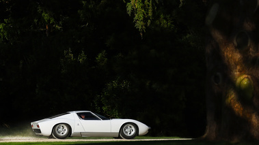 Salon Privé 2017 - Lamborghini Miura LP400 blanc profil