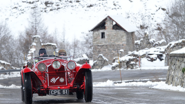 Serenissima Louis Vuitton Classic Run 2012 - Alfa Romeo 6C rouge face avant