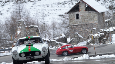 Serenissima Louis Vuitton Classic Run 2012 - Ferrari 250 GTB LWB blanc face avant penché