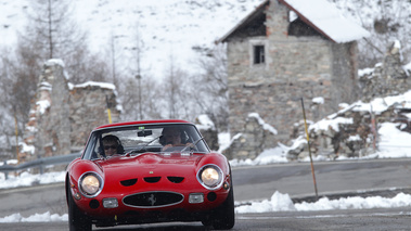 Serenissima Louis Vuitton Classic Run 2012 - Ferrari 250 GTO rouge face avant