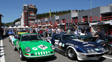 Plateau paddocs, Porsche + Corvette, 3-4 avd