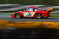 Porsche 935 rouge, action, filé gch