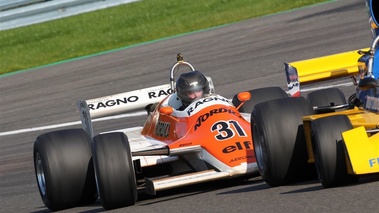 Arrows, orange,  Fittipaldi, jaune, action 3-4 avd