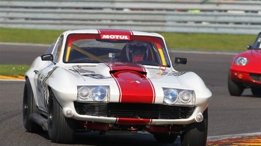 Chevrolet Corvette, blanc+ rouge, action face, glisse