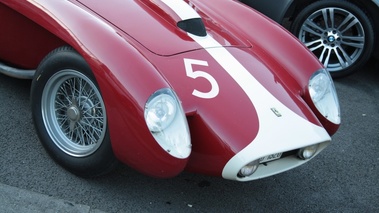 Ferrari 250 TR, bordeau+blanc, détail capot