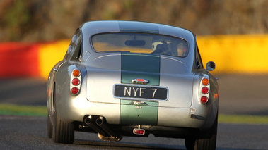 Aston Martin DB5 action dos