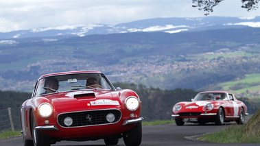 Tour Auto 2012 - Ferrari 250 GT SWB rouge face avant penché