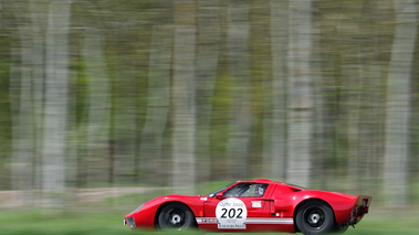 Tour Auto 2012 - Ford GT40 rouge filé