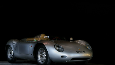 Tour Auto 2013 - Porsche 550 Spyder gris 3/4 avant droit