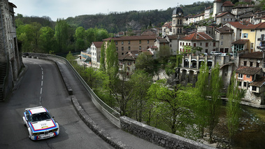 BMW 3.0 CSL blanc 3/4 avant droit vue de haut