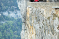 Tour Auto 2016 - Porsche 356 rouge face avant debout