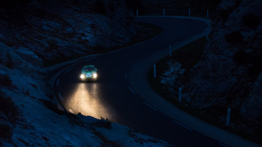 Tour Auto 2016 - Porsche 911 Carrera vert face avant vue de haut