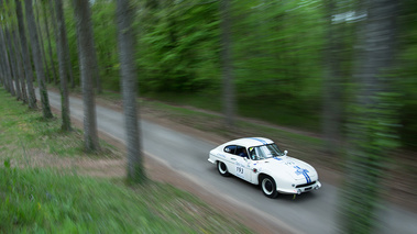 Tour Auto 2017 - Panhard blanc 3/4 avant droit